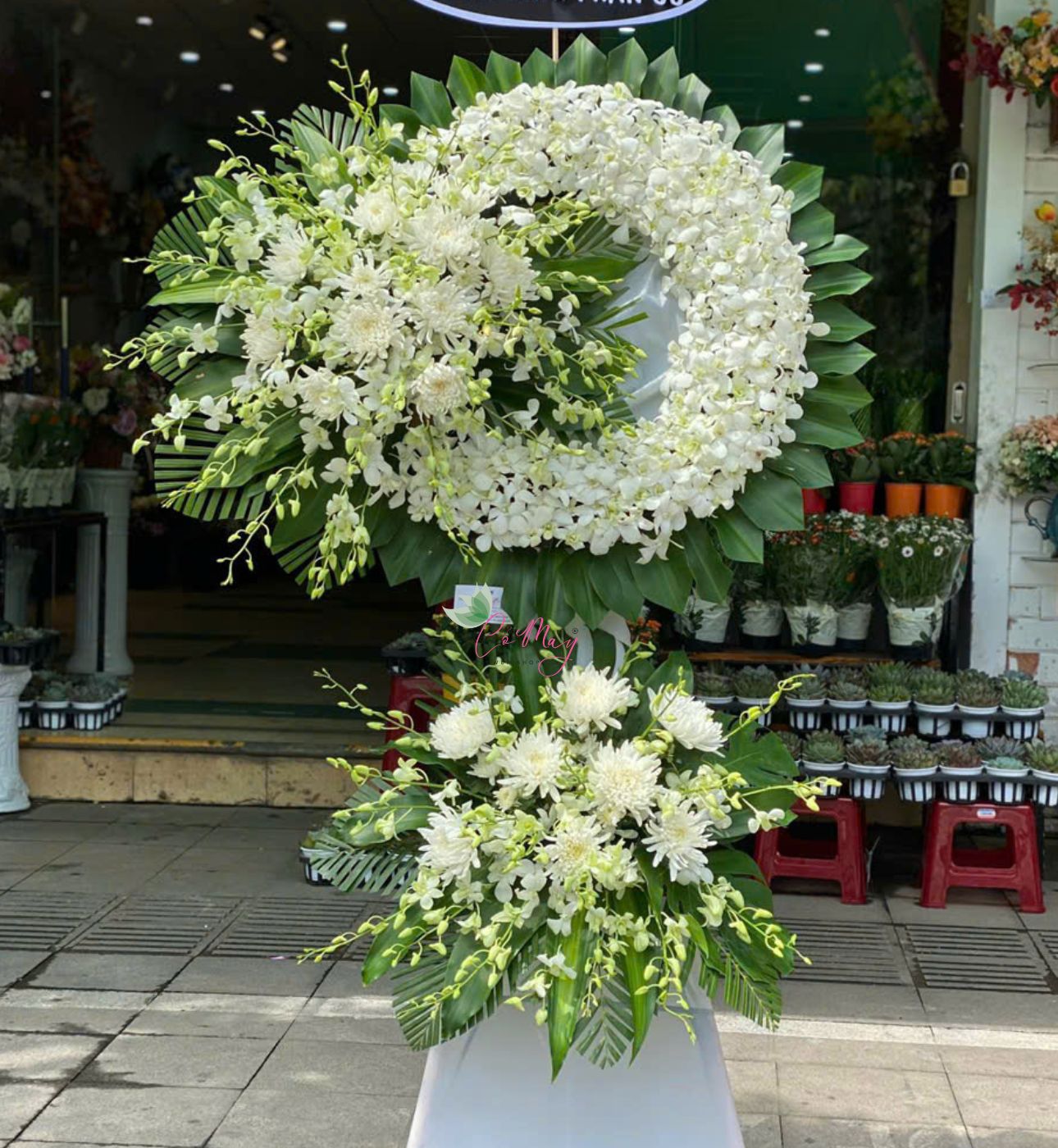 Kệ Hoa Tang "Tâm Tình Gửi Người Khuất" - K92 1 kệ hoa chia buồn tâm tình gửi người khuất
