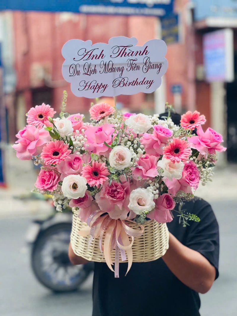 giỏ hoa chúc mừng