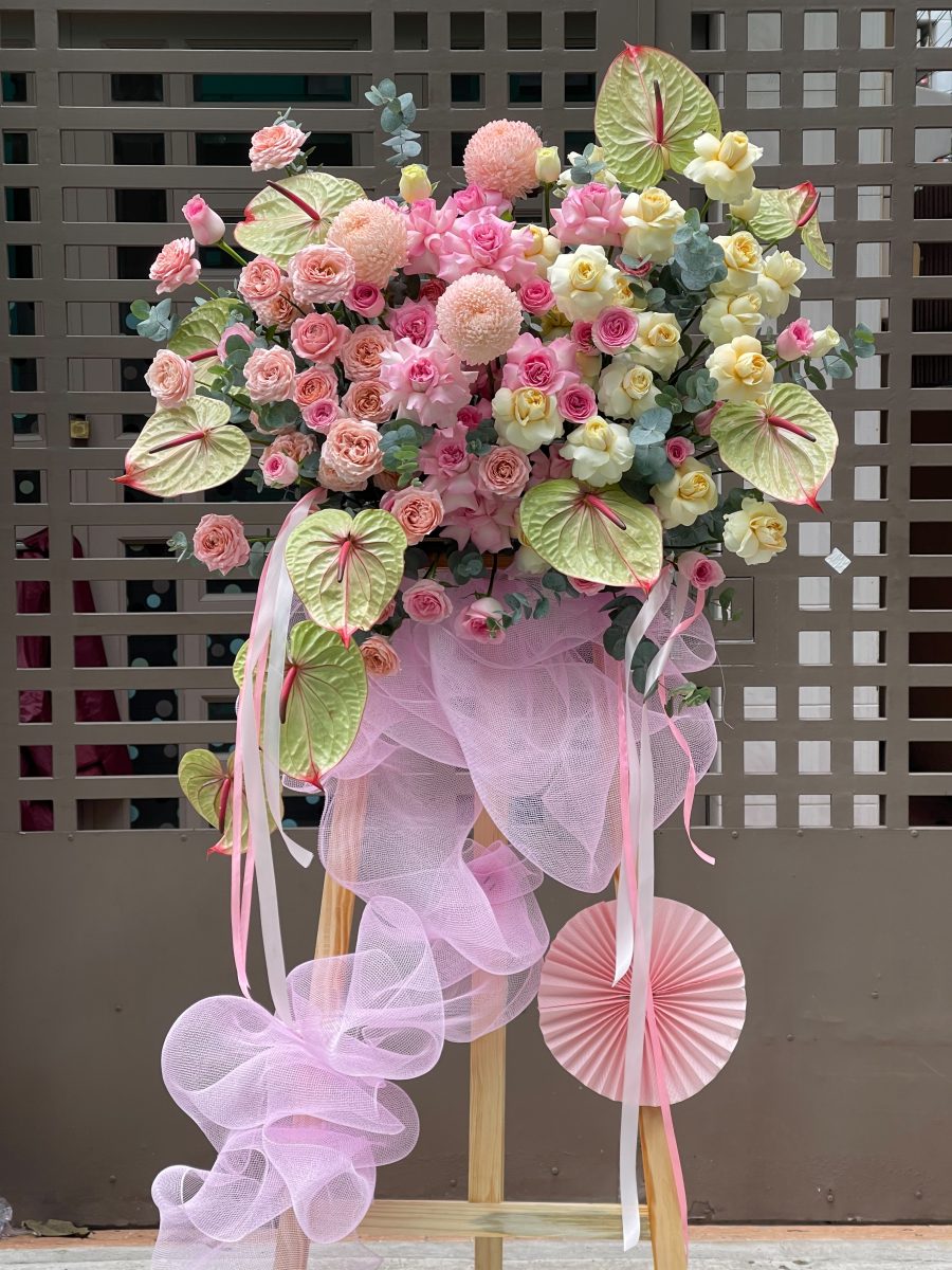 kệ hoa khai trương